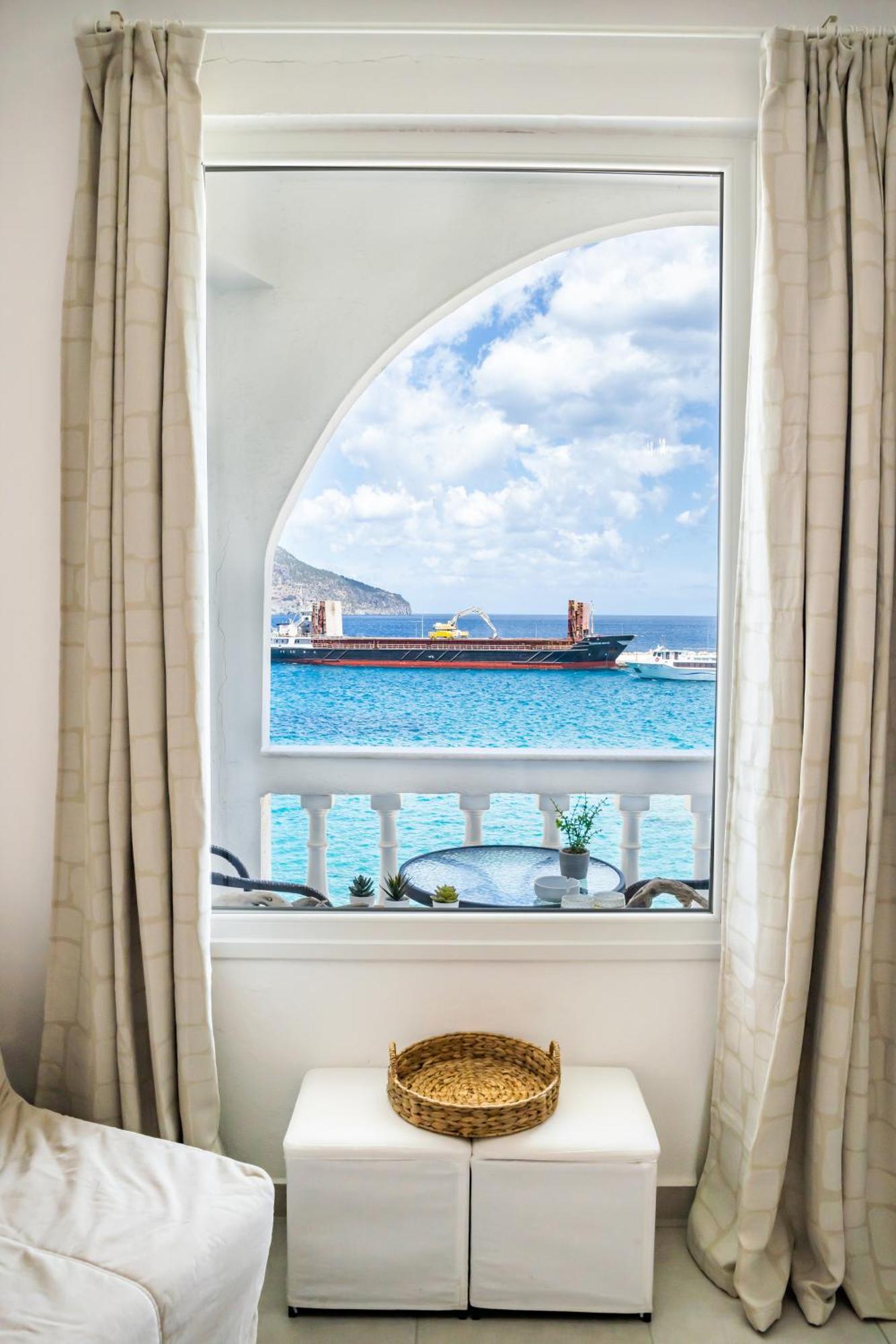 Mimis & Connie 1 Apartment Karpathos Ngoại thất bức ảnh